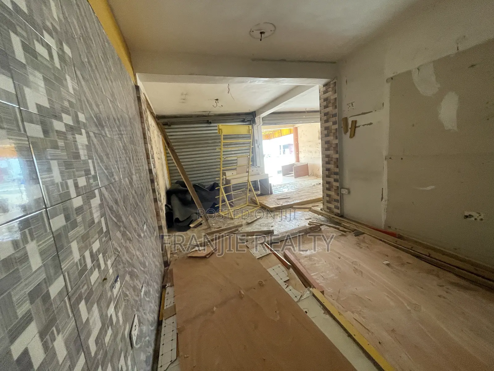 Double Store for Rent at Kasoa New Market