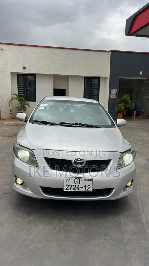 Toyota Corolla 2010 Silver
