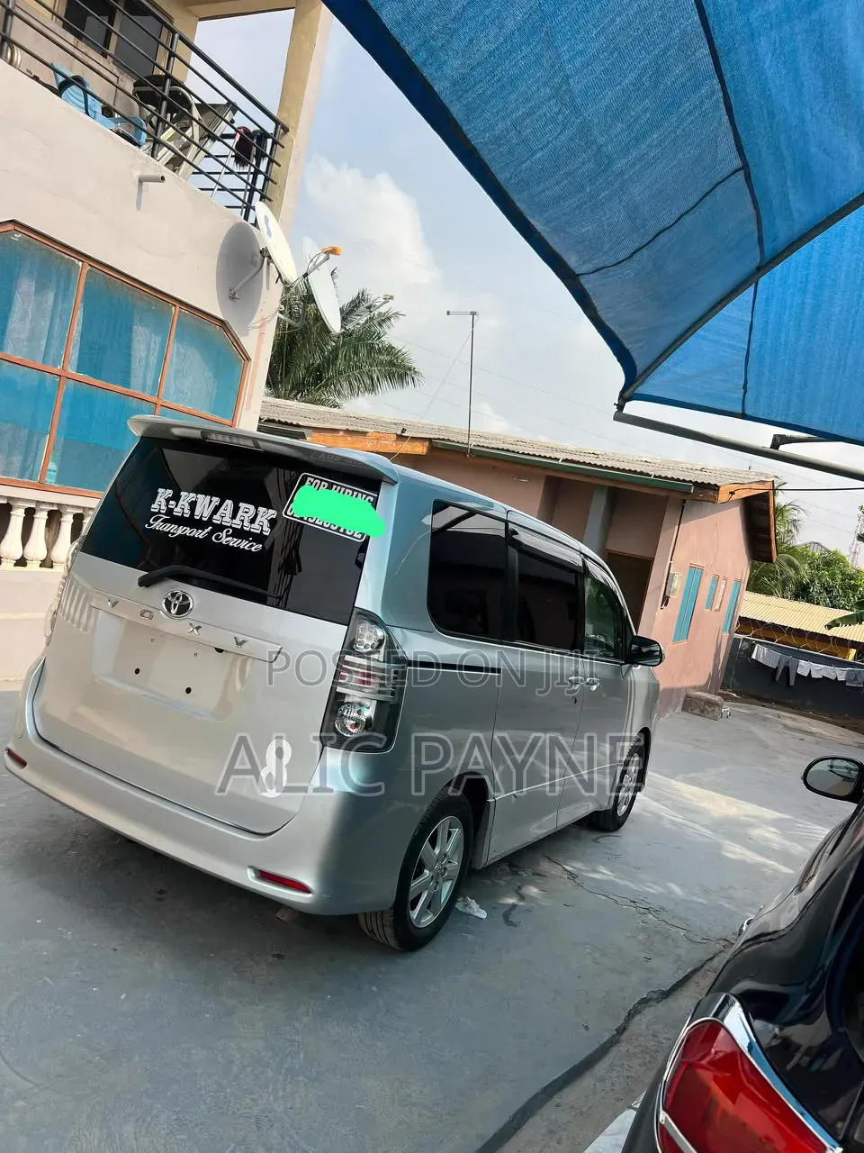 Toyota Voxy 2011 Silver
