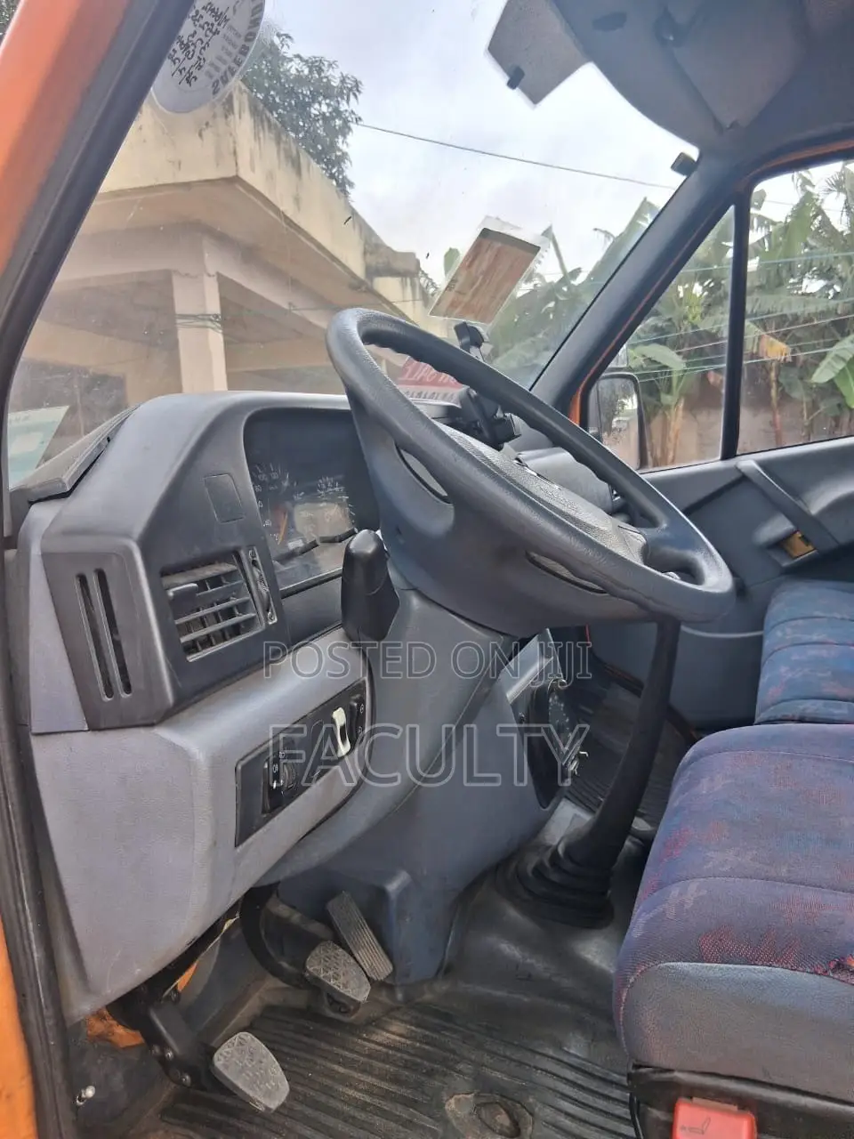 Mercedes-Benz Sprinter 2005 Orange