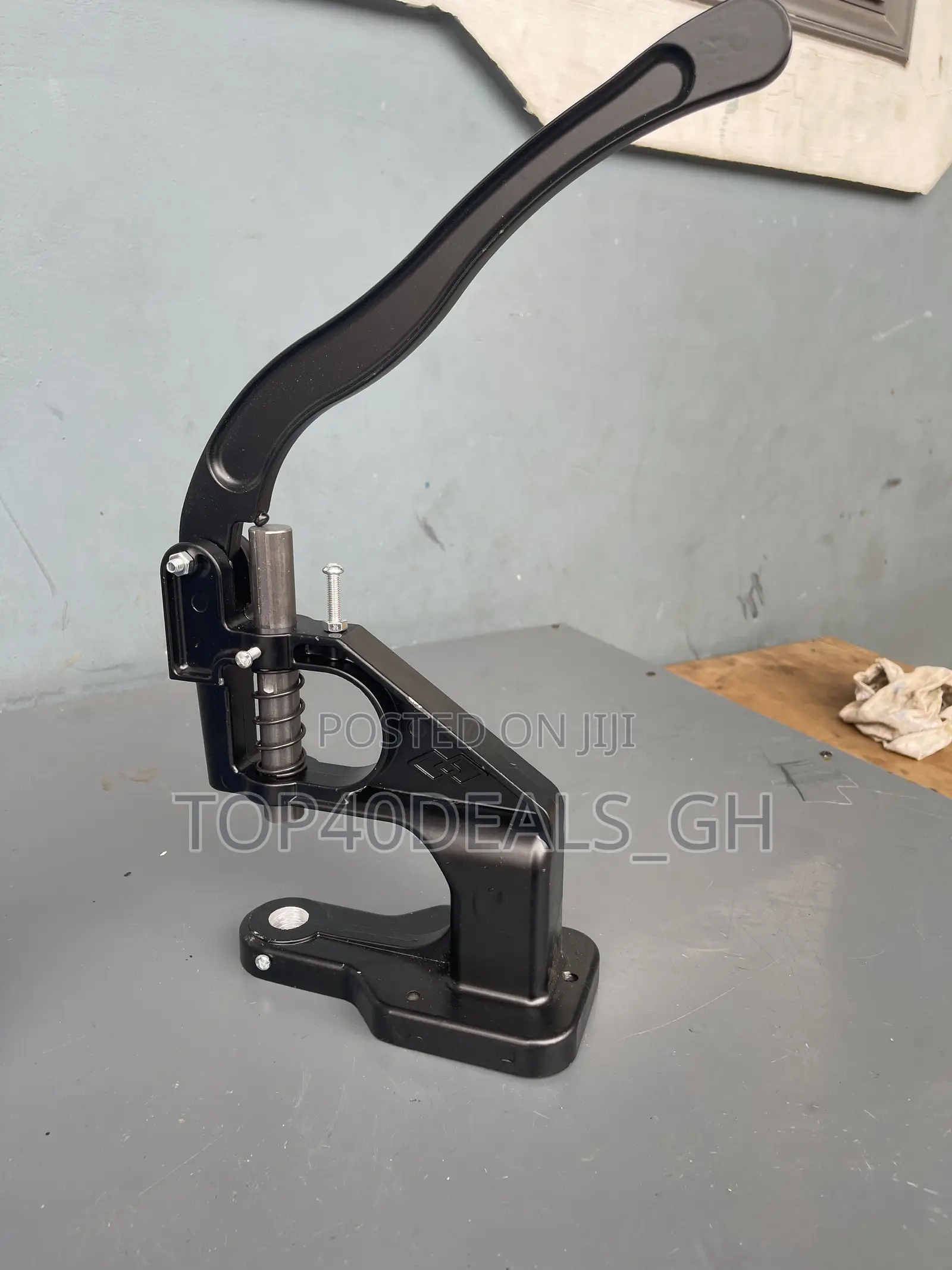 Eyelet Machine