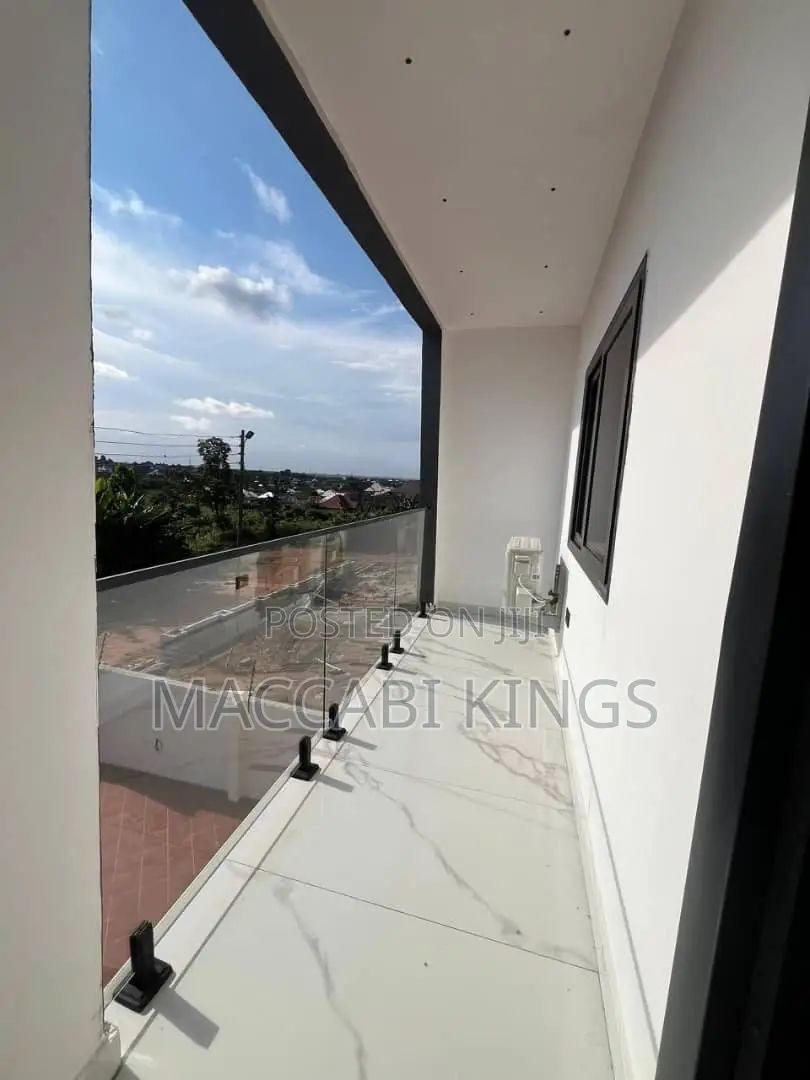 4bdrm House in Maccabi Real Estate, Kumasi Metropolitan for sale