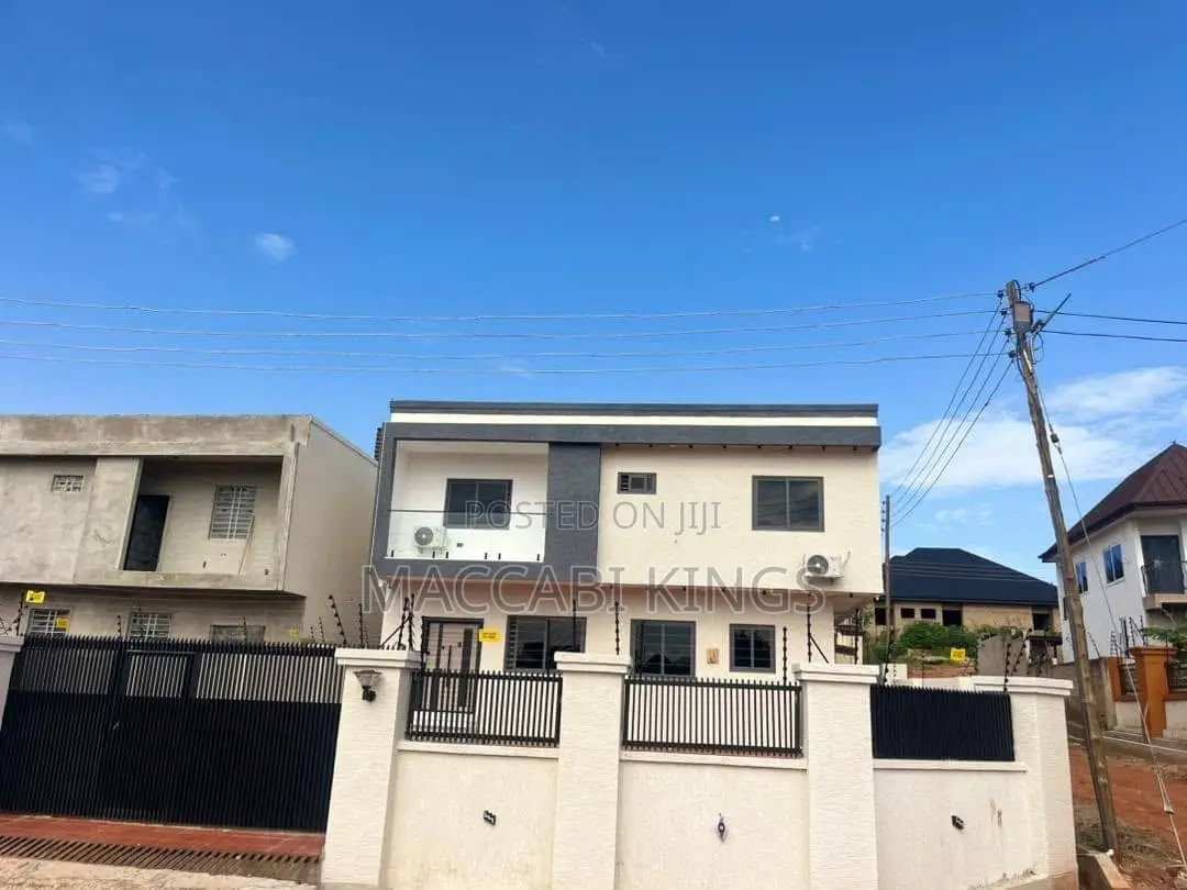 4bdrm House in Maccabi Real Estate, Kumasi Metropolitan for sale