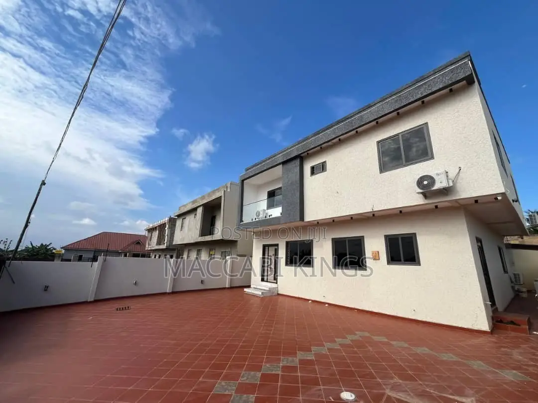 4bdrm House in Maccabi Real Estate, Kumasi Metropolitan for sale