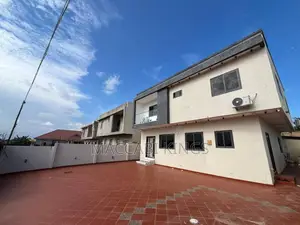 4bdrm House in Maccabi Real Estate, Kumasi Metropolitan for sale