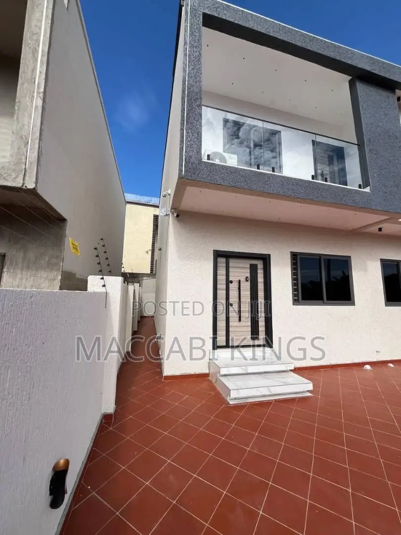 4bdrm House in Maccabi Real Estate, Kumasi Metropolitan for sale