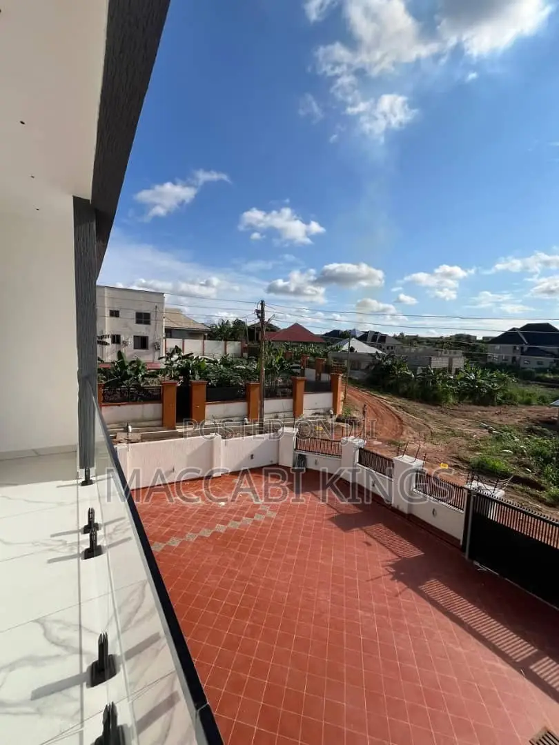 4bdrm House in Maccabi Real Estate, Kumasi Metropolitan for sale
