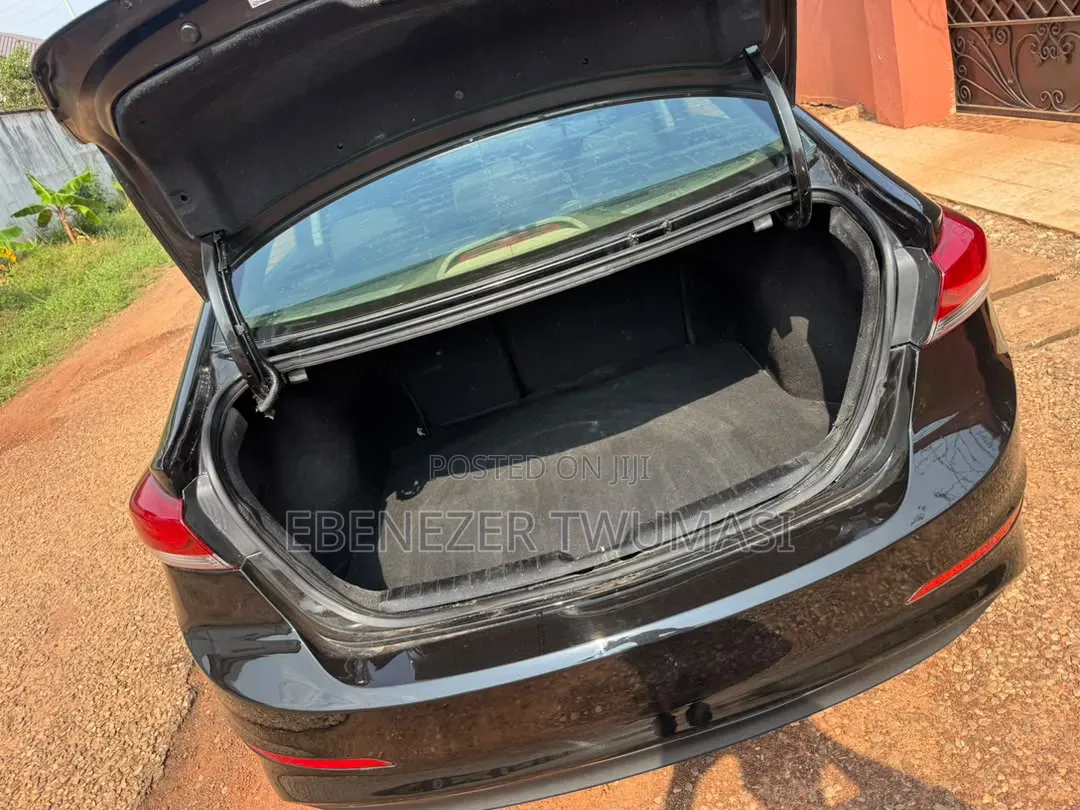 Hyundai Elantra 2018 Black