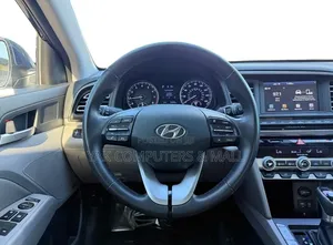 Hyundai Elantra SE 2019 Silver