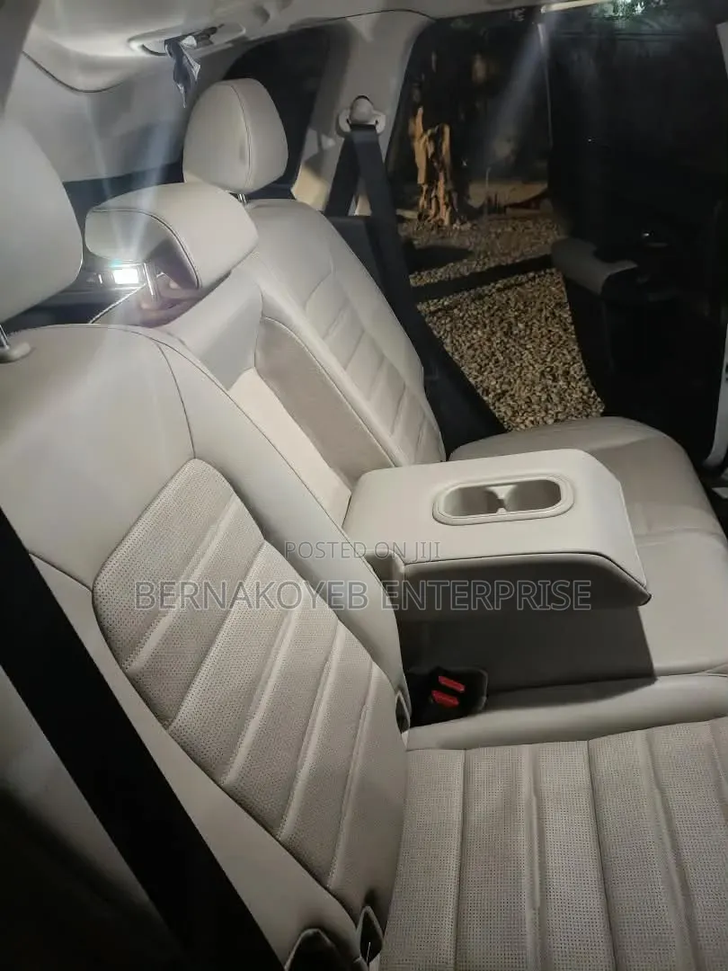 Honda CR-V 2025 White