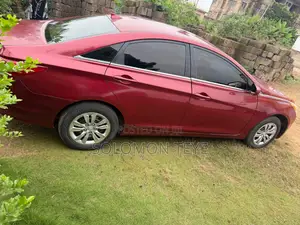 Hyundai Sonata SE Sedan FWD (2.4L 4cyl 6A) 2013 Yellow