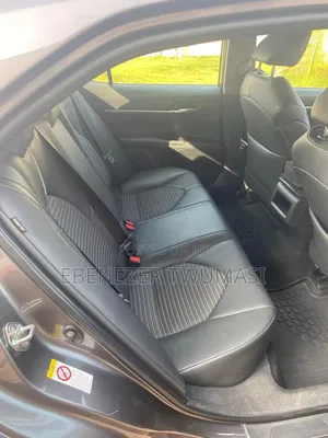 Toyota Camry SE FWD (2.5L 4cyl 8AM) 2018 Gray