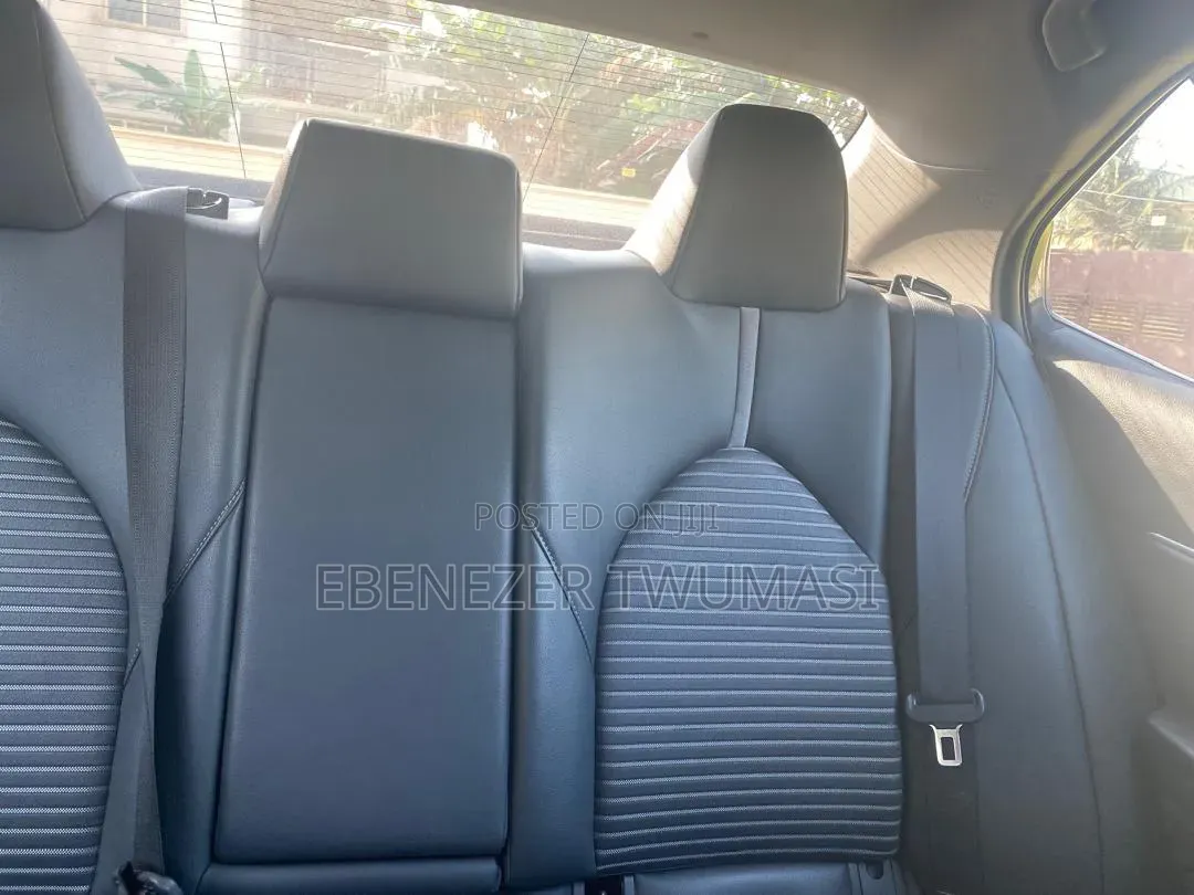 Toyota Camry SE FWD (2.5L 4cyl 8AM) 2018 Gray