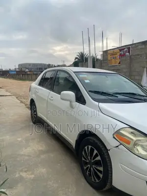Nissan Versa 2010 White
