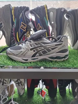 Asics Gelayano