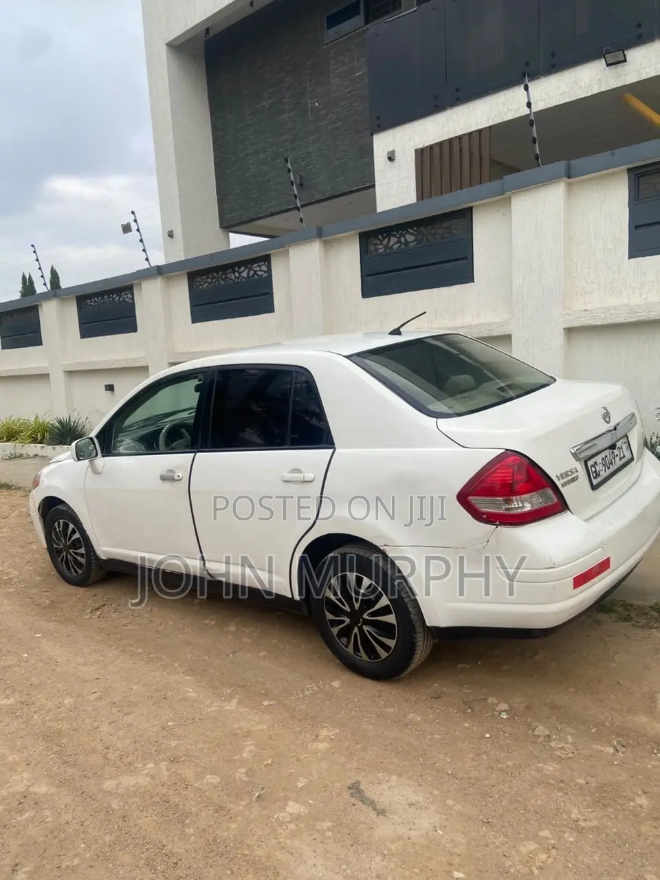 Nissan Versa 2010 White