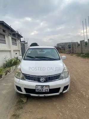 Nissan Versa 2010 White