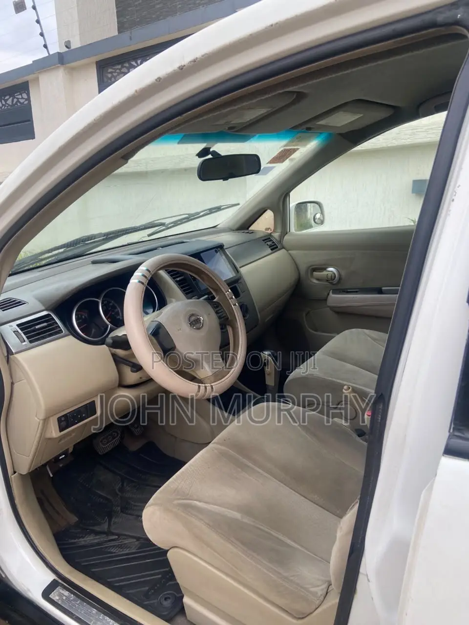 Nissan Versa 2010 White