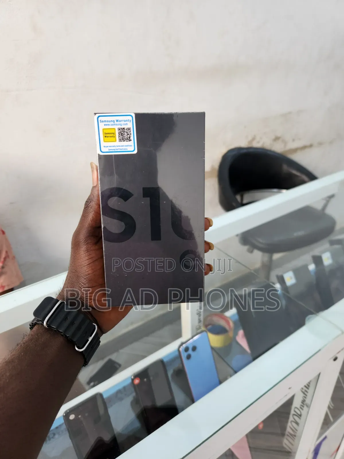 New Samsung Galaxy S10e 128 GB Black