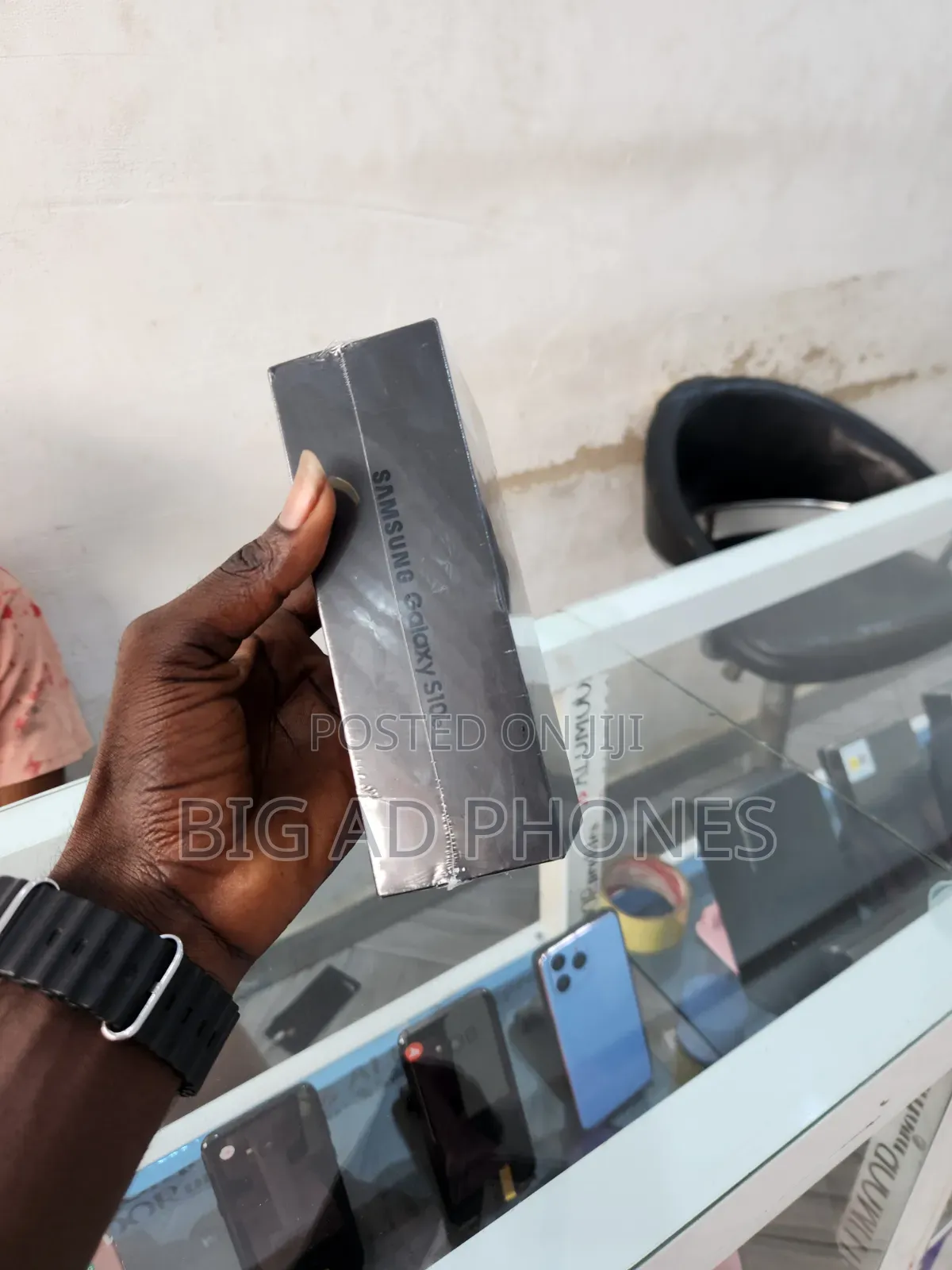 New Samsung Galaxy S10e 128 GB Black