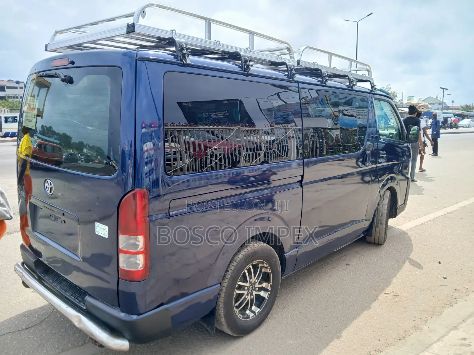 Toyota HiAce 2015 Blue