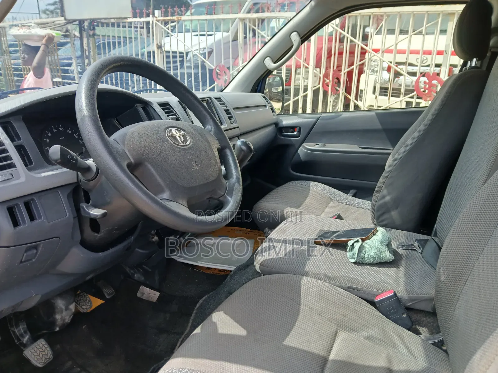 Toyota HiAce 2015 Blue