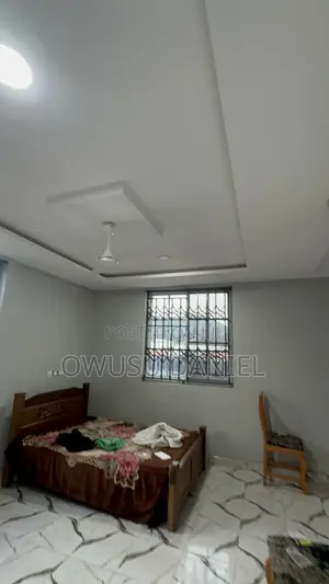 6bdrm Block of Flats in Kumasi Abrepo for sale