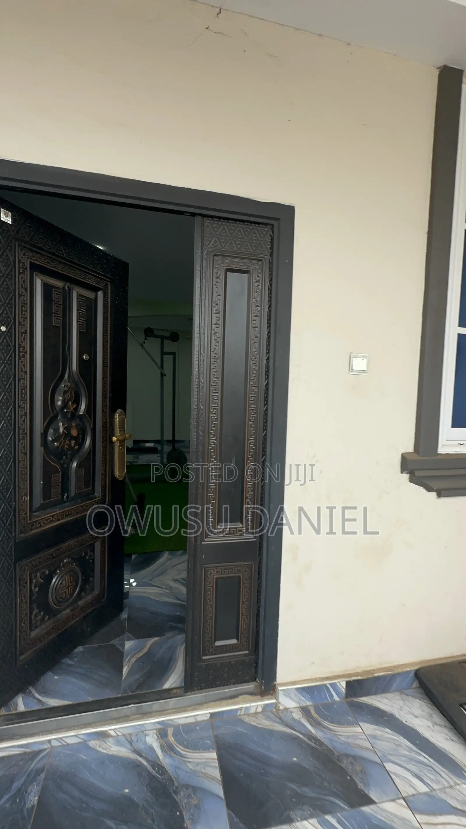 6bdrm Block of Flats in Kumasi Abrepo for sale