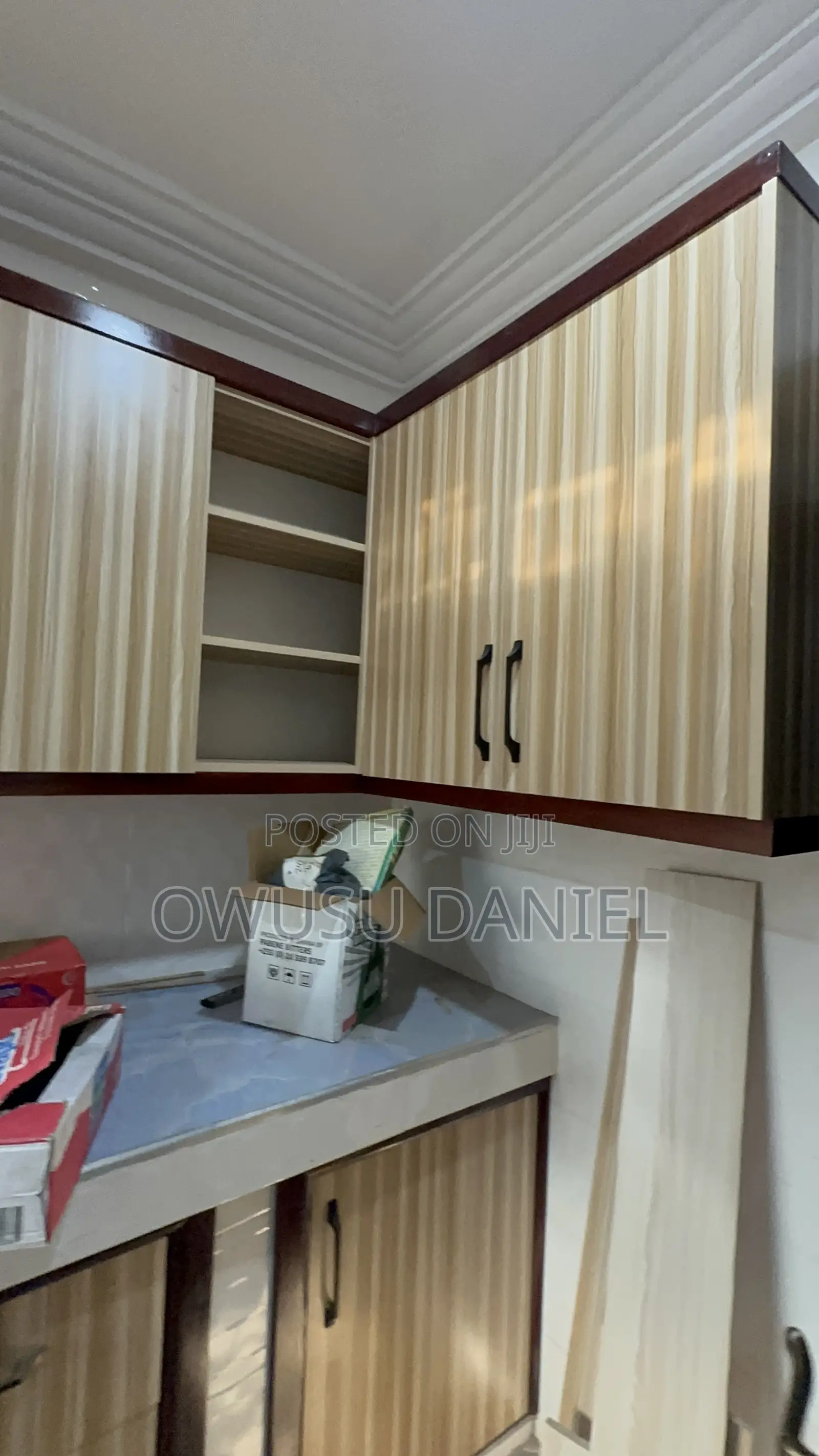6bdrm Block of Flats in Kumasi Abrepo for sale