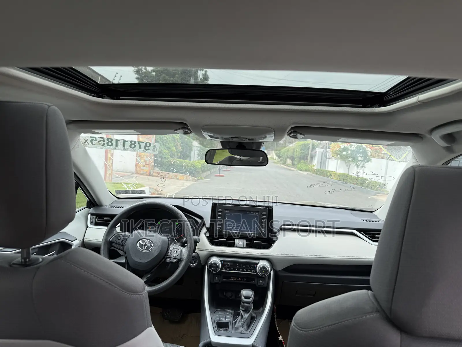Toyota RAV4 XLE 2021 Black