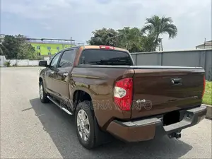 Toyota Tundra 2015 Brown