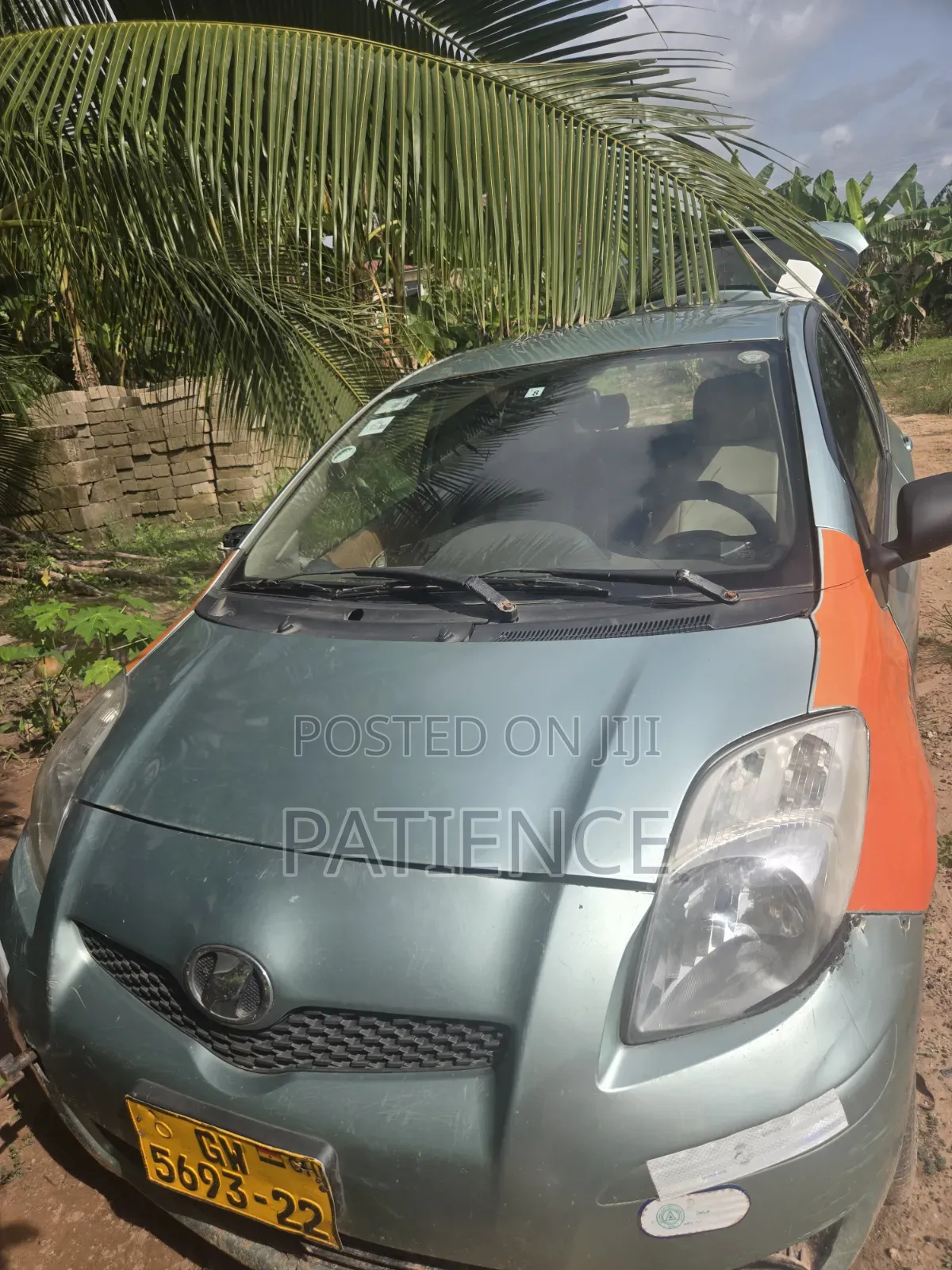 Toyota Vitz 2012 Green