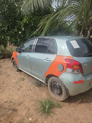 Toyota Vitz 2012 Green