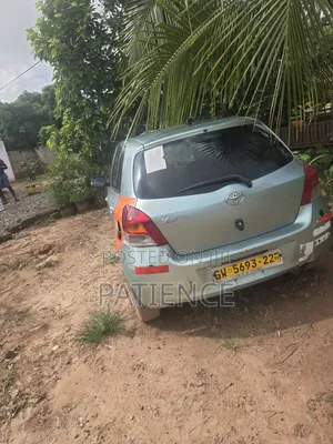 Toyota Vitz 2012 Green