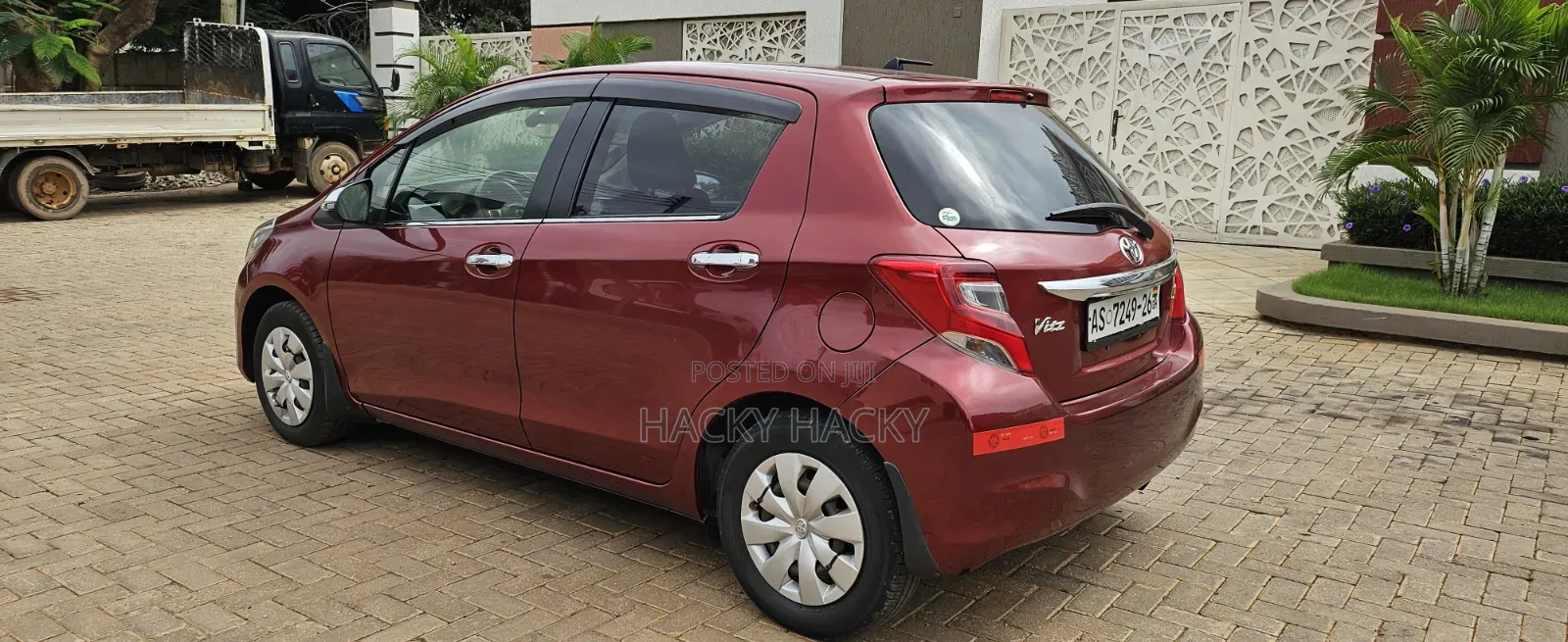 Toyota Vitz 2015 Brown