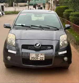 Toyota Vitz 1.3 AWD 3dr 2012 Gray