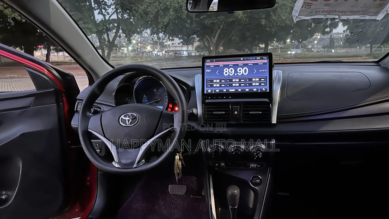 Toyota Yaris L Hatchback 5dr 2016 Red