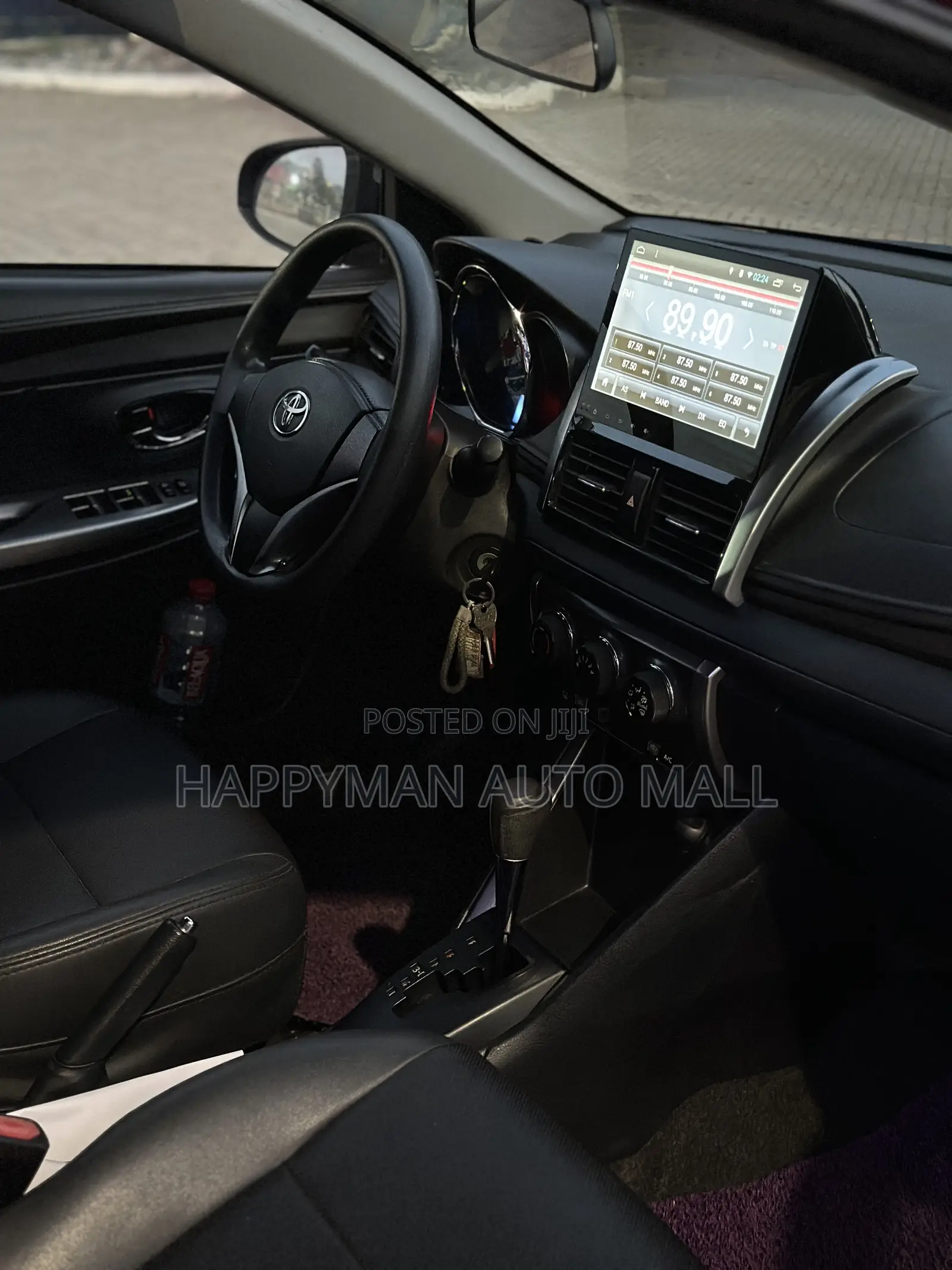 Toyota Yaris L Hatchback 5dr 2016 Red