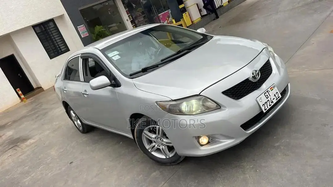 Toyota Corolla 2010 Silver