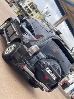 Mitsubishi Pajero 2011 Black