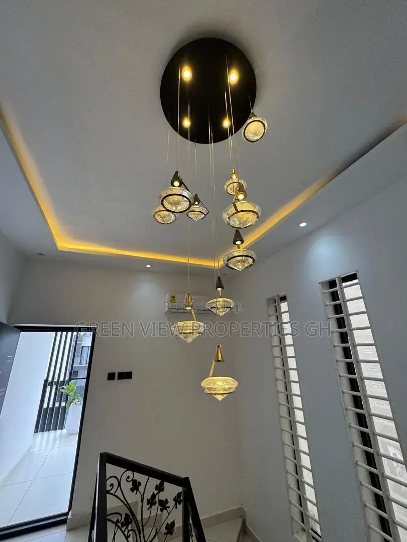 4bdrm Duplex in East Legon for sale