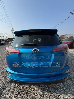 Toyota RAV4 2018 Blue