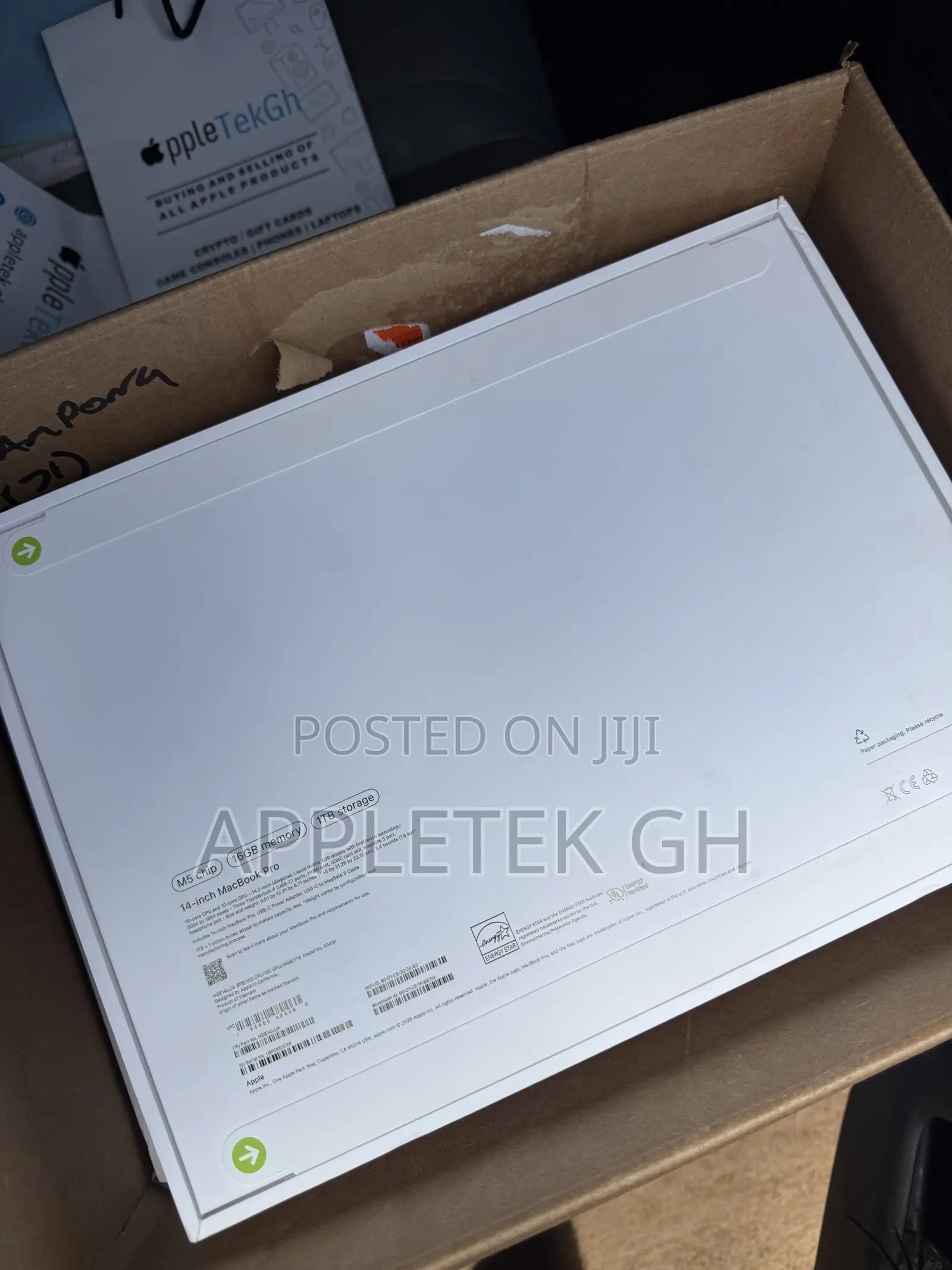 New Laptop Apple MacBook Pro 2025 M5 16GB Apple M5 SSD 1T