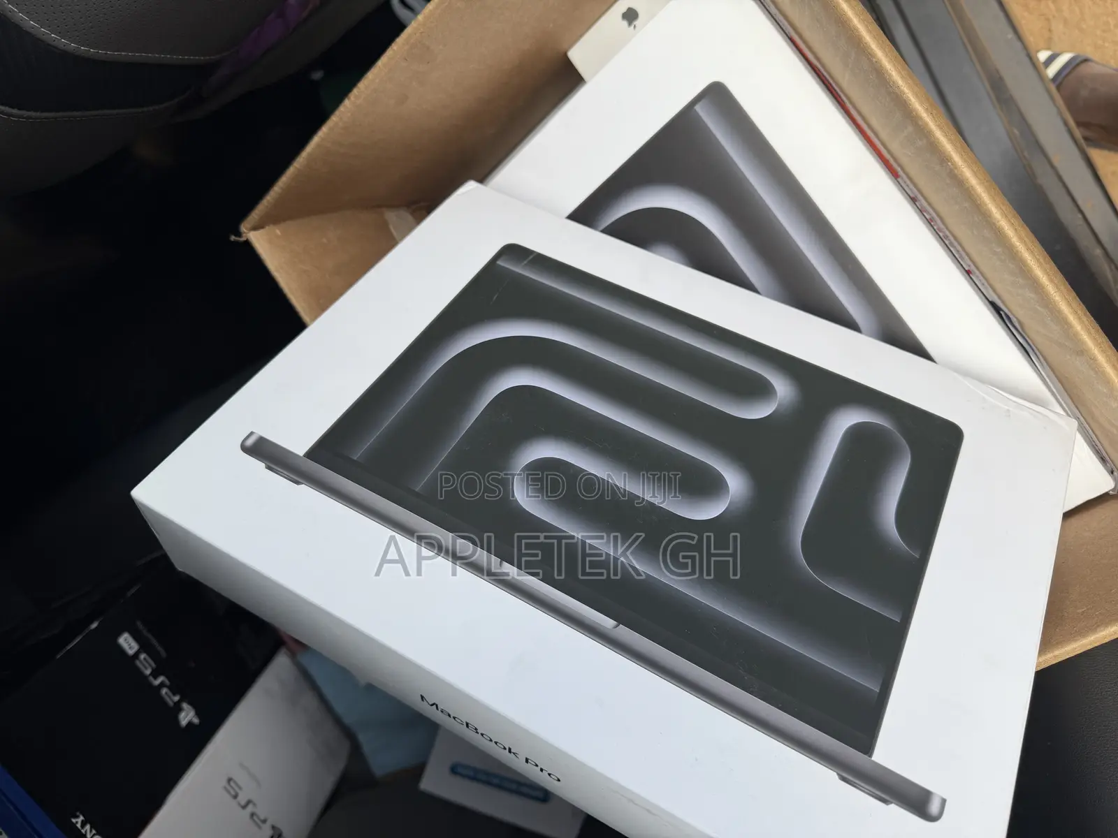 New Laptop Apple MacBook Pro 2025 M5 16GB Apple M5 SSD 1T
