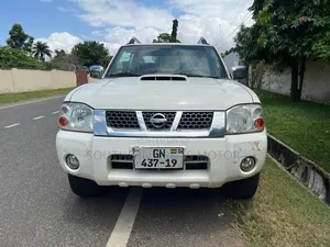 Nissan Hardbody 2019 White