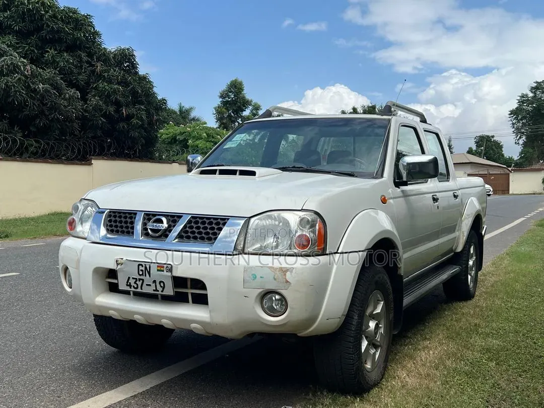 Nissan Hardbody 2019 White