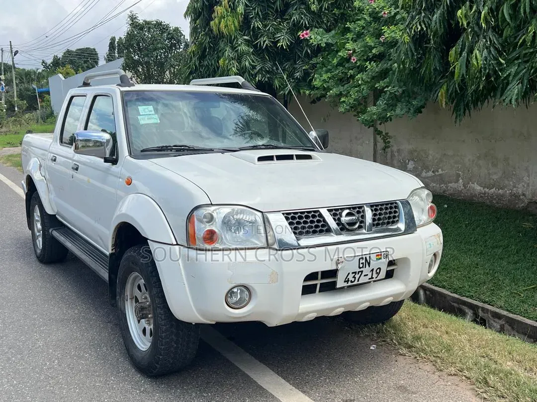 Nissan Hardbody 2019 White