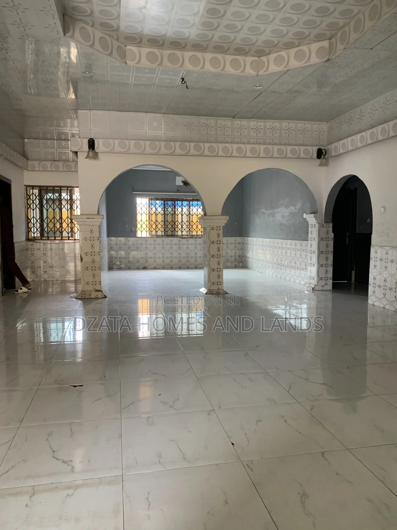 5bdrm House in Basket, Spintex for sale