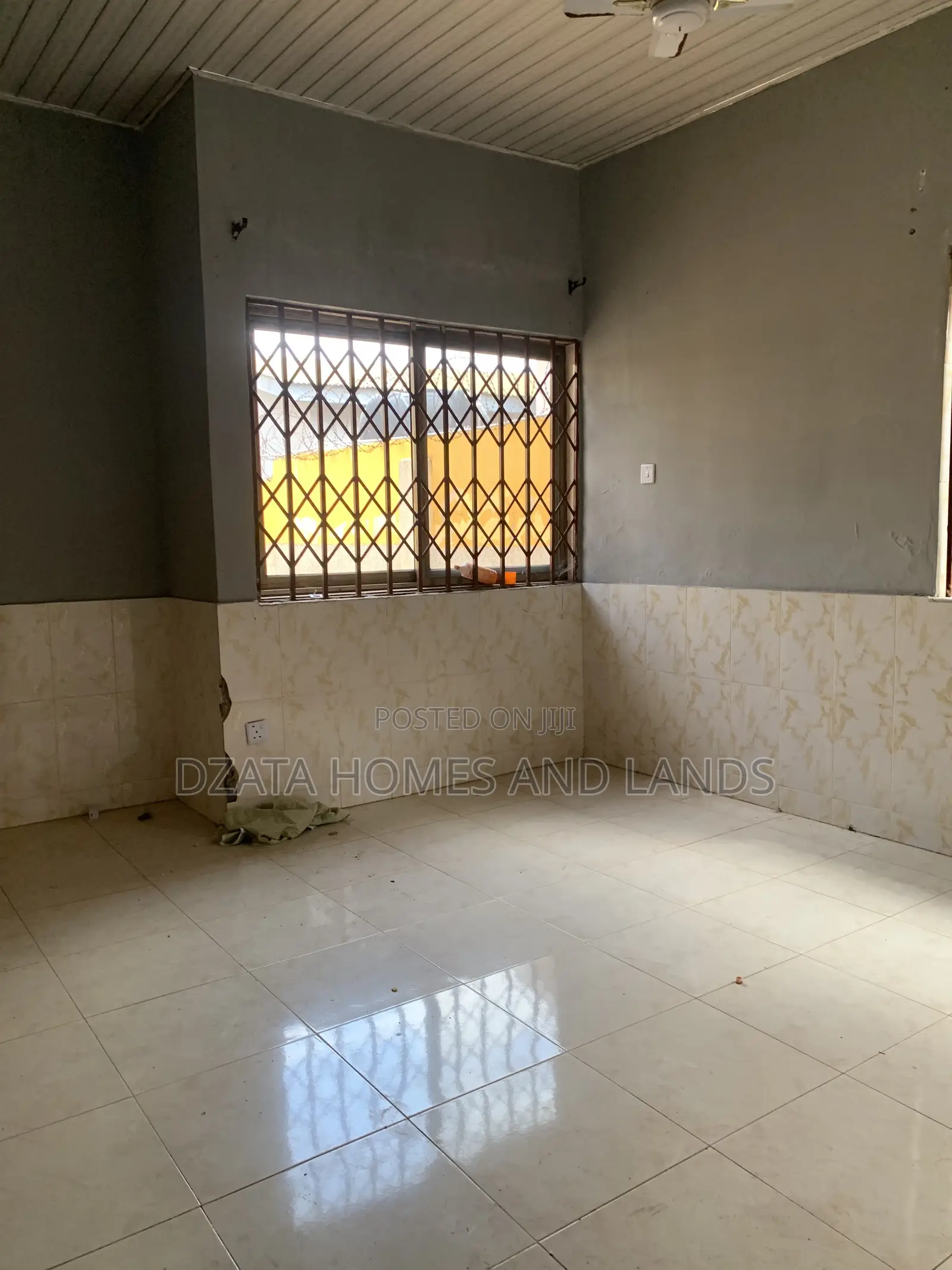 5bdrm House in Basket, Spintex for sale