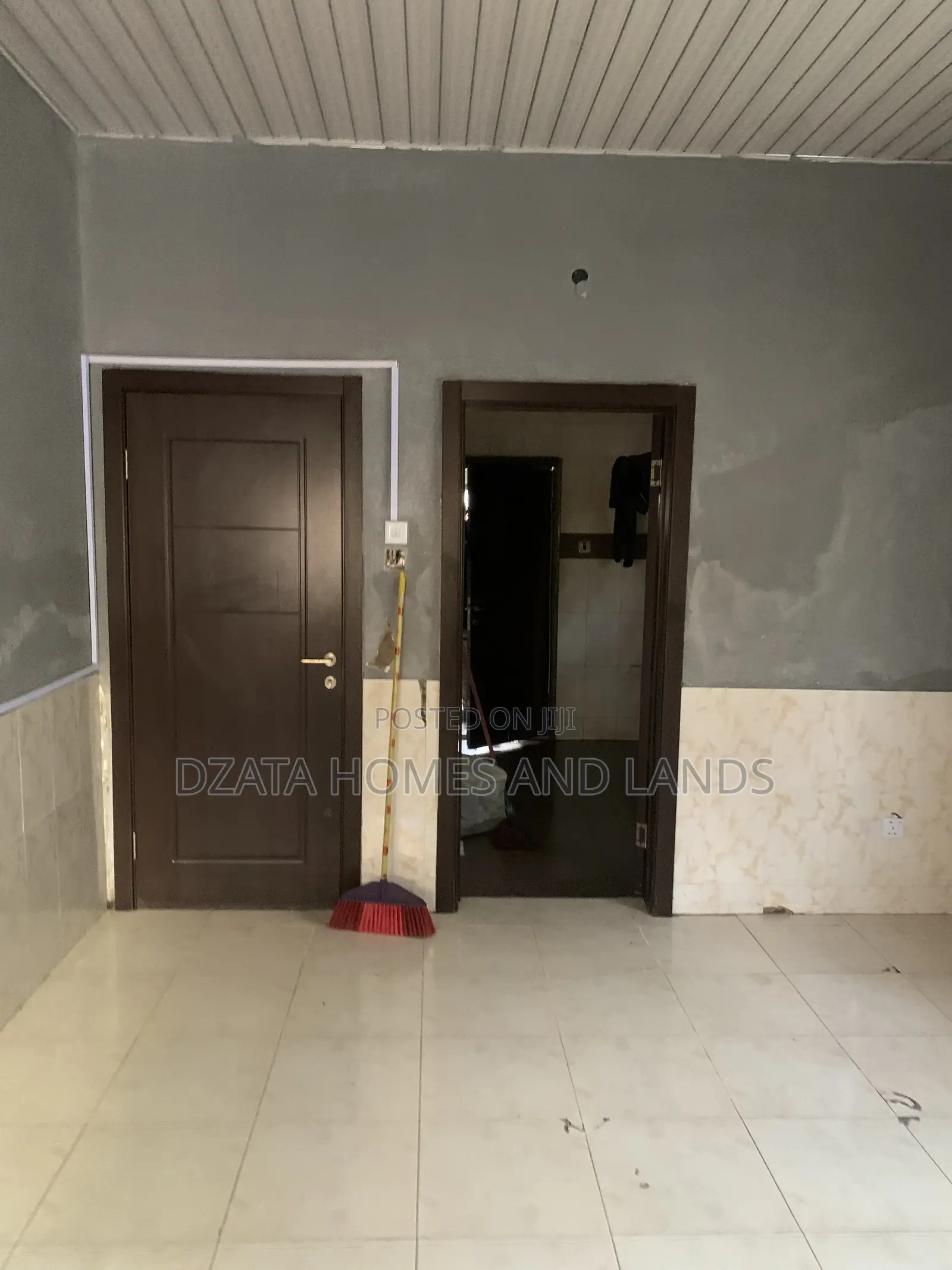 5bdrm House in Basket, Spintex for sale